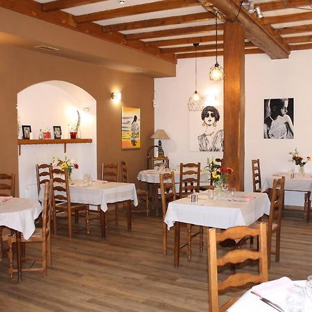 Hôtel Restaurant Le Saint Clément Exterior foto